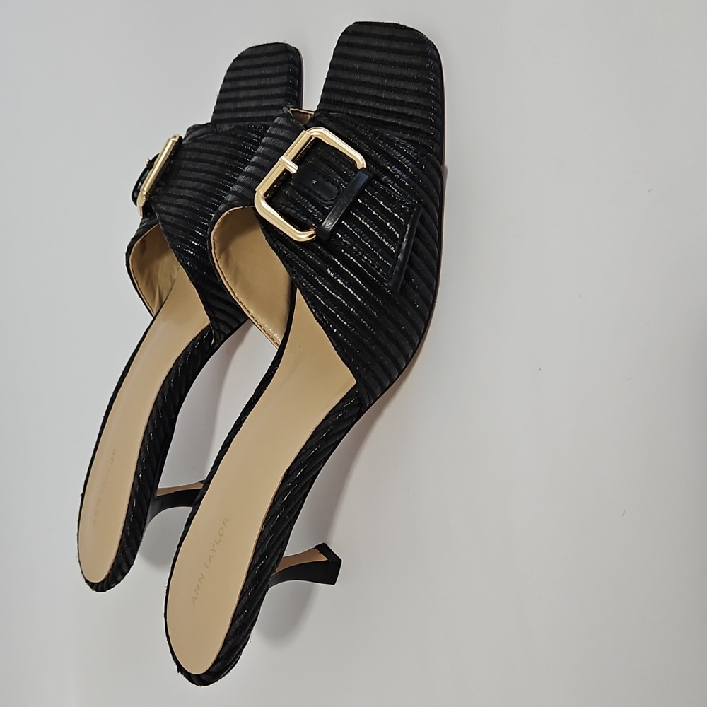 NEW Ann Taylor Black Gold Buckle Slide Kitten Heel Sandal Size 9.5 - Picture 3 of 17